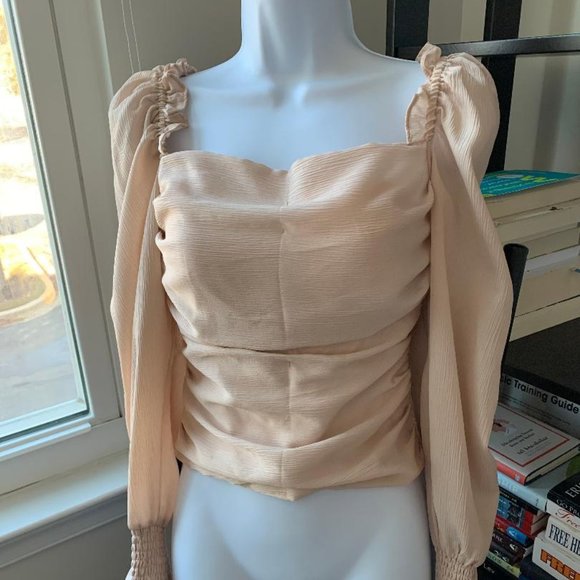 Astr Tops - NWT ASTR blush puff sleeve square neck top - size XS